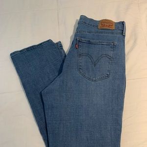LEVIS JEAN